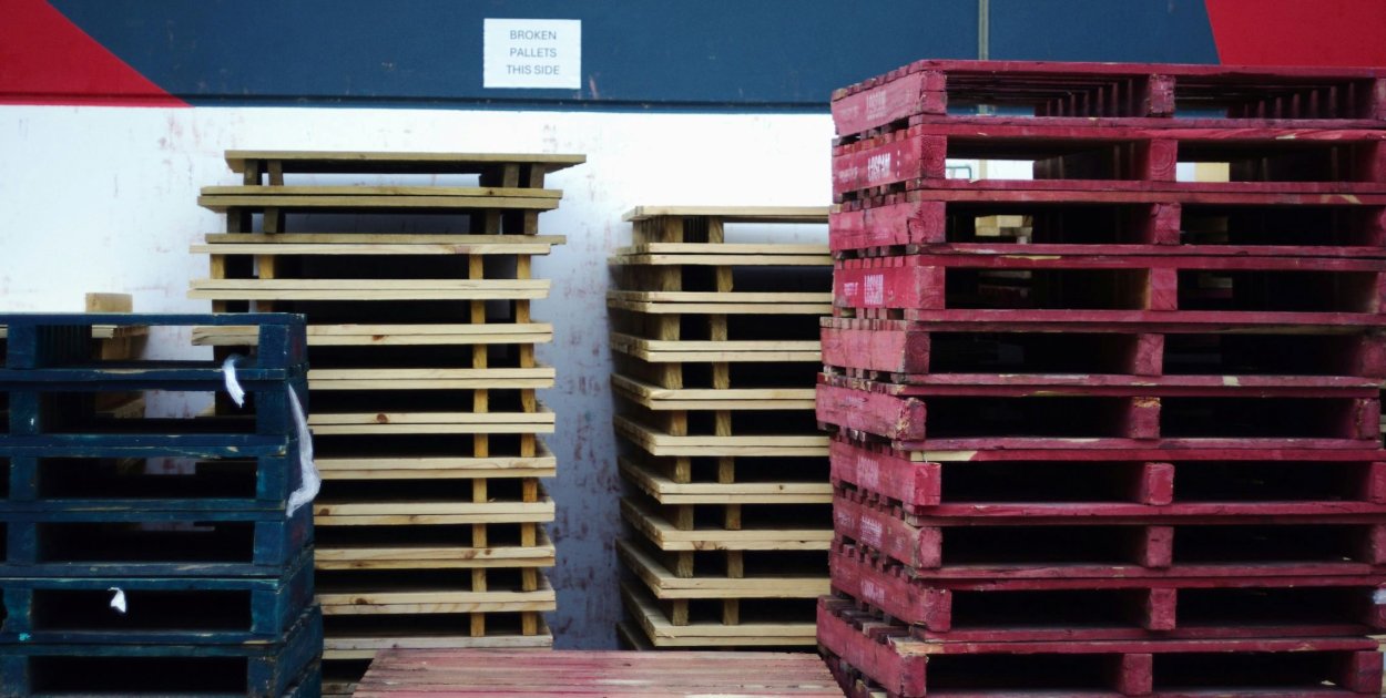 Nadstawki paletowe – czym są i gdzie znajdują zastosowanie?