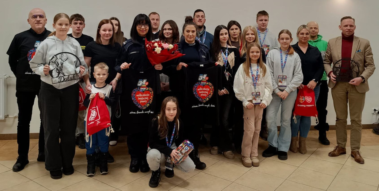 Niecodzienne spotkanie wolontariuszy w Dolsku z policyjnym akcentem w tle