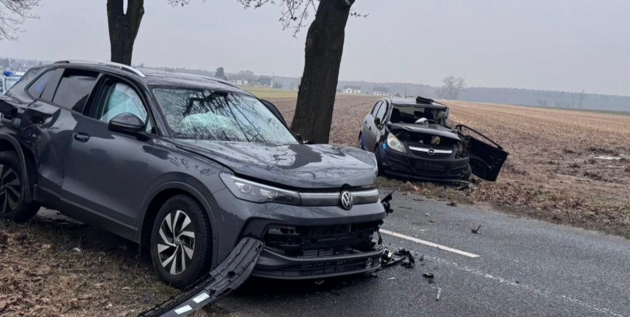 Zabójcza gołoledź - 5 osób w szpitalu po czołowym zderzeniu w powiecie kościańskim