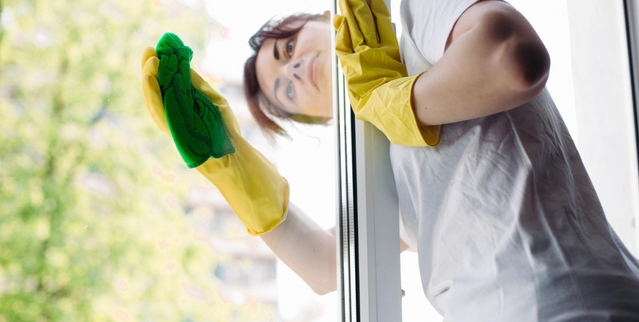 Czyste przeszklenia. Jakie rozwiązania sprawdzają się w obiektach komercyjnych?