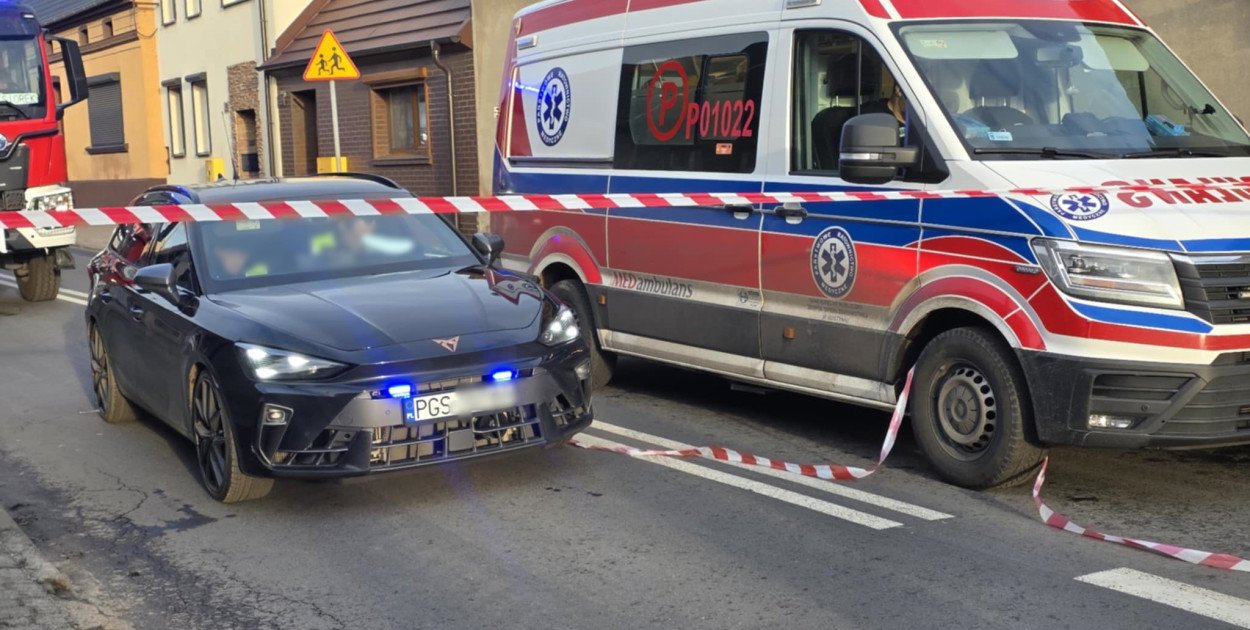 Nowa policyjna Cupra długo nie pojeździła. Wkrótce wróci z naprawy.