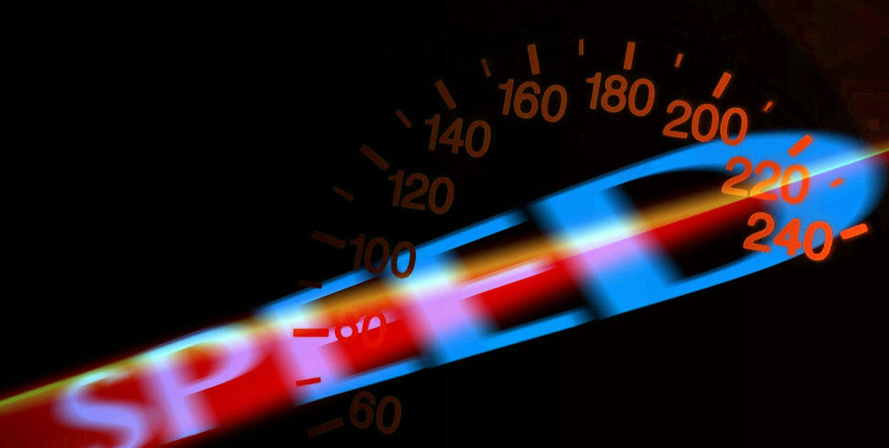 Rekordziści na drogach! Przekroczył limit o 106 km/h!