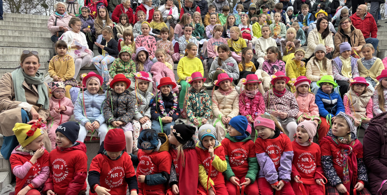 Kolorowo w Amfiteatrze! Międzypokoleniowe powitanie wiosny w Śremie