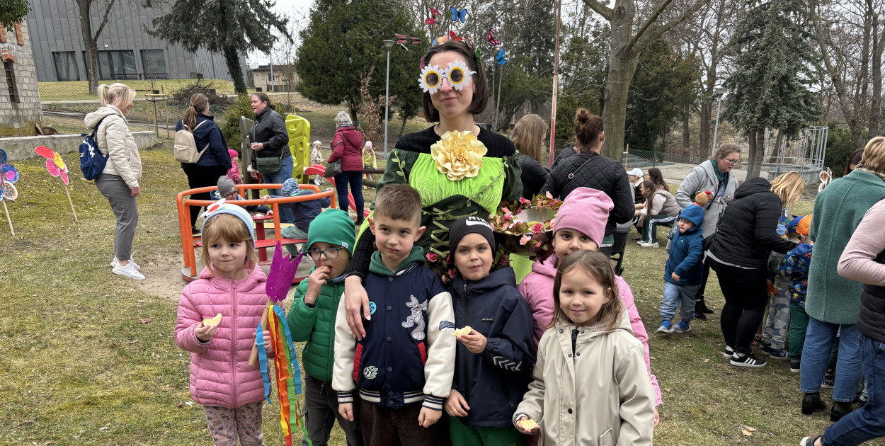 Wiosennie z ŚOK i Przedszkolem Słoneczna Gromada! Powitanie wiosny na wesoło