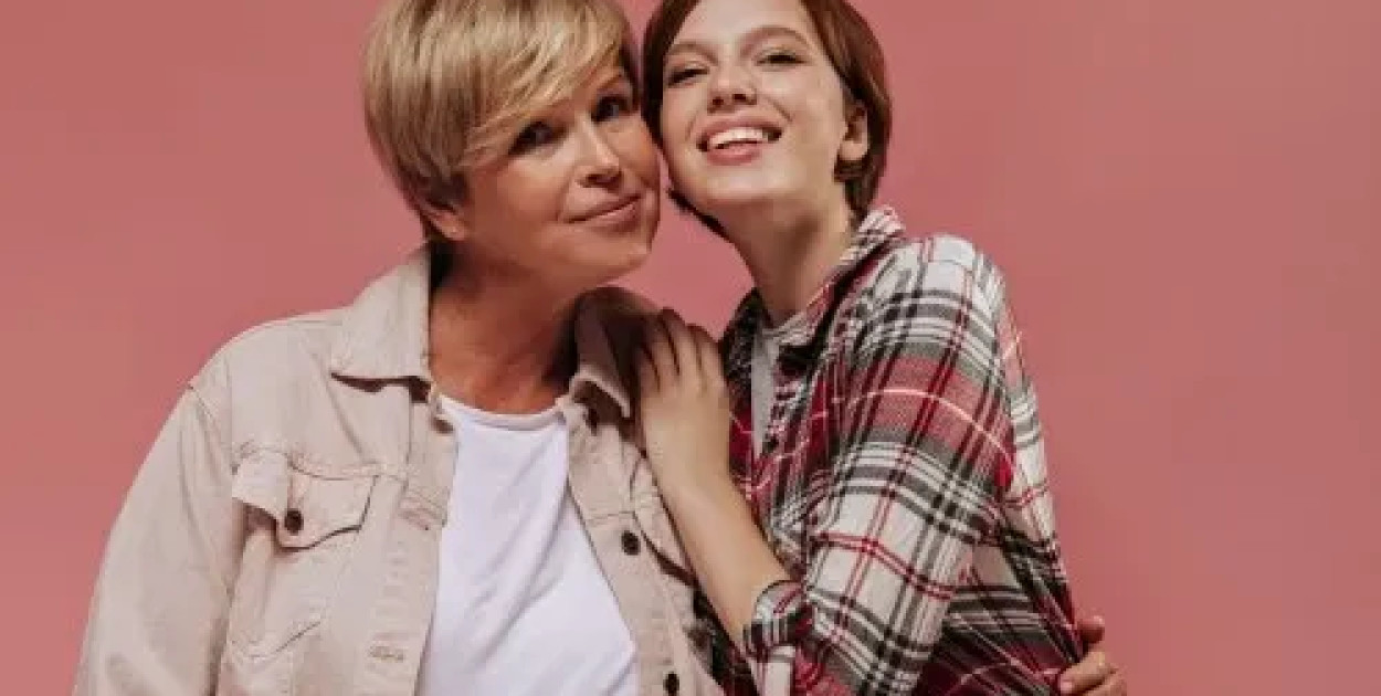 Hormony a samopoczucie: dlaczego nastolatki i dorosłe kobiety reagują inaczej?