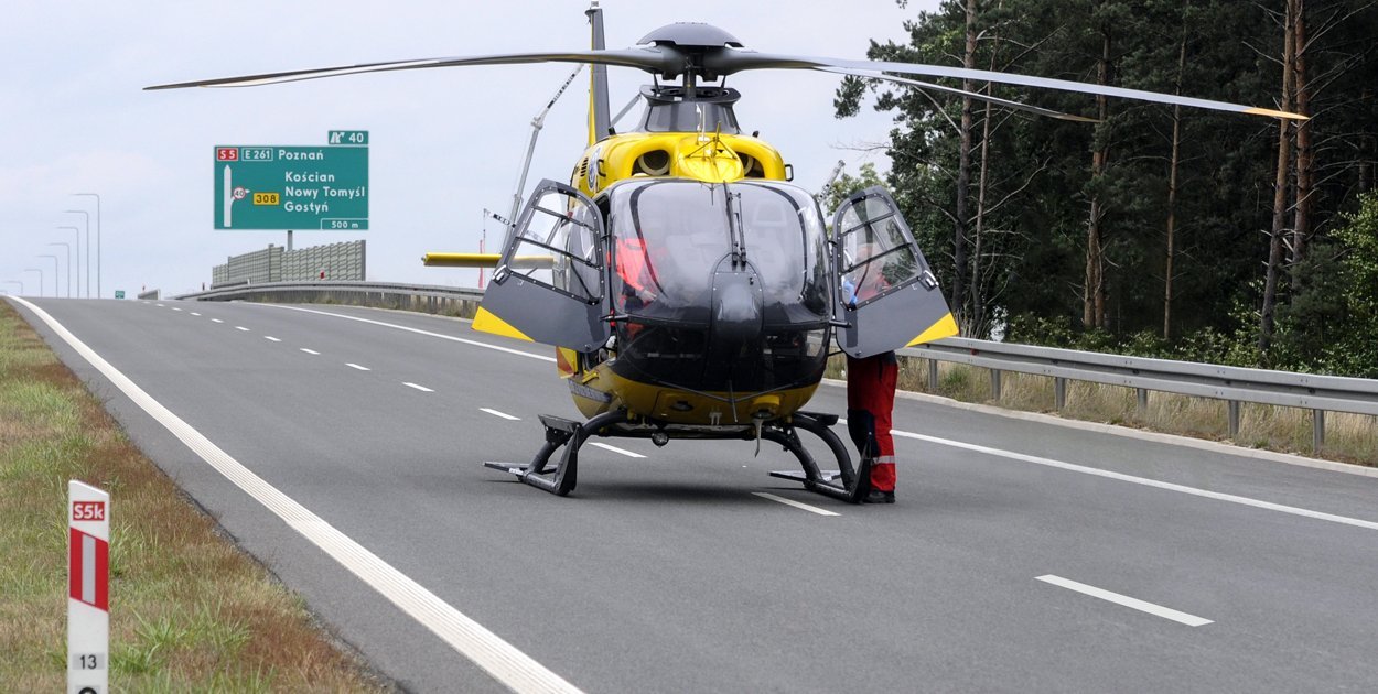 Motocykl zderzył się z autem na S5! 38-letni motocyklista poniósł śmierć