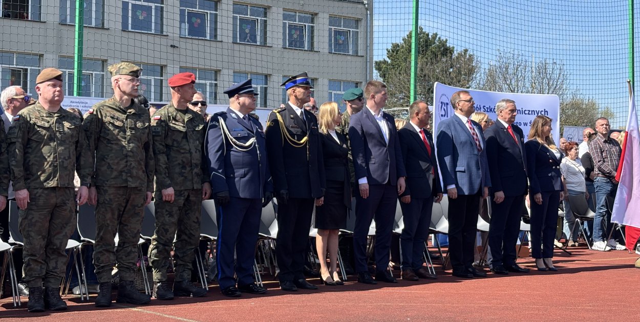 „Witam w rodzinie spraw wewnętrznych”! Historyczne ślubowanie i defilada w ZST