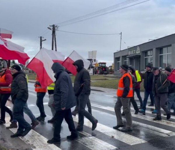 🚨 Protest rolników w Jerce

📸Fotorelacja - https://portalsremski.pl/pl/19_wiadomosc