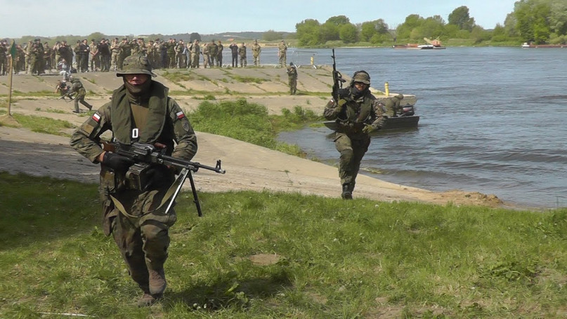 Wojska NATO przeprawiały się przez Wisłę w rejonie Chełmna